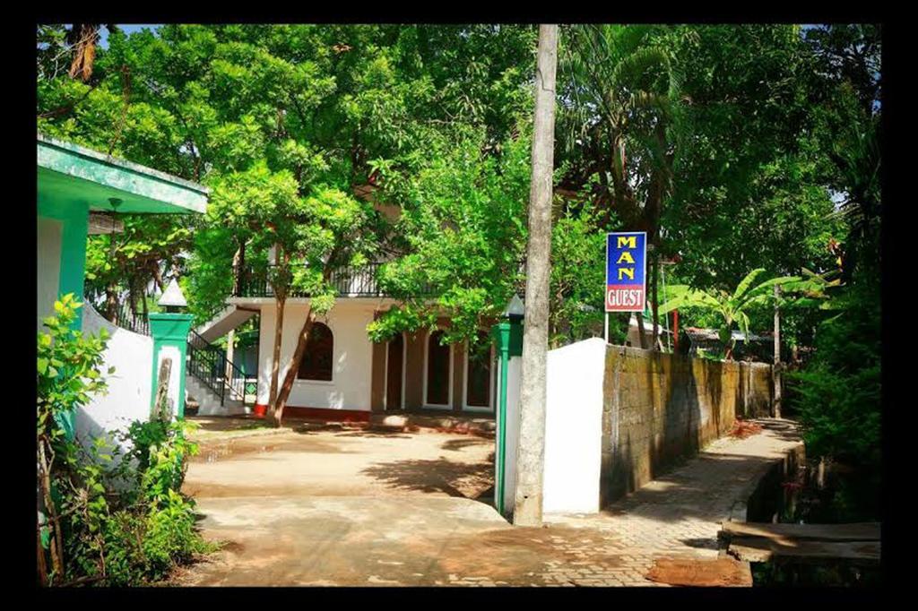 Man Guest Polonnaruwa Hotel Eksteriør billede