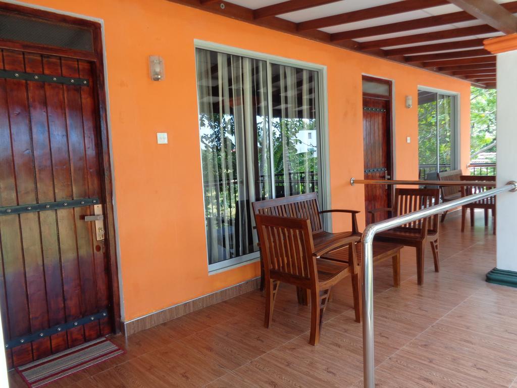 Man Guest Polonnaruwa Hotel Eksteriør billede