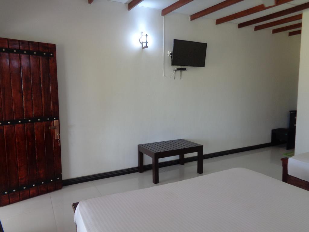 Man Guest Polonnaruwa Hotel Eksteriør billede