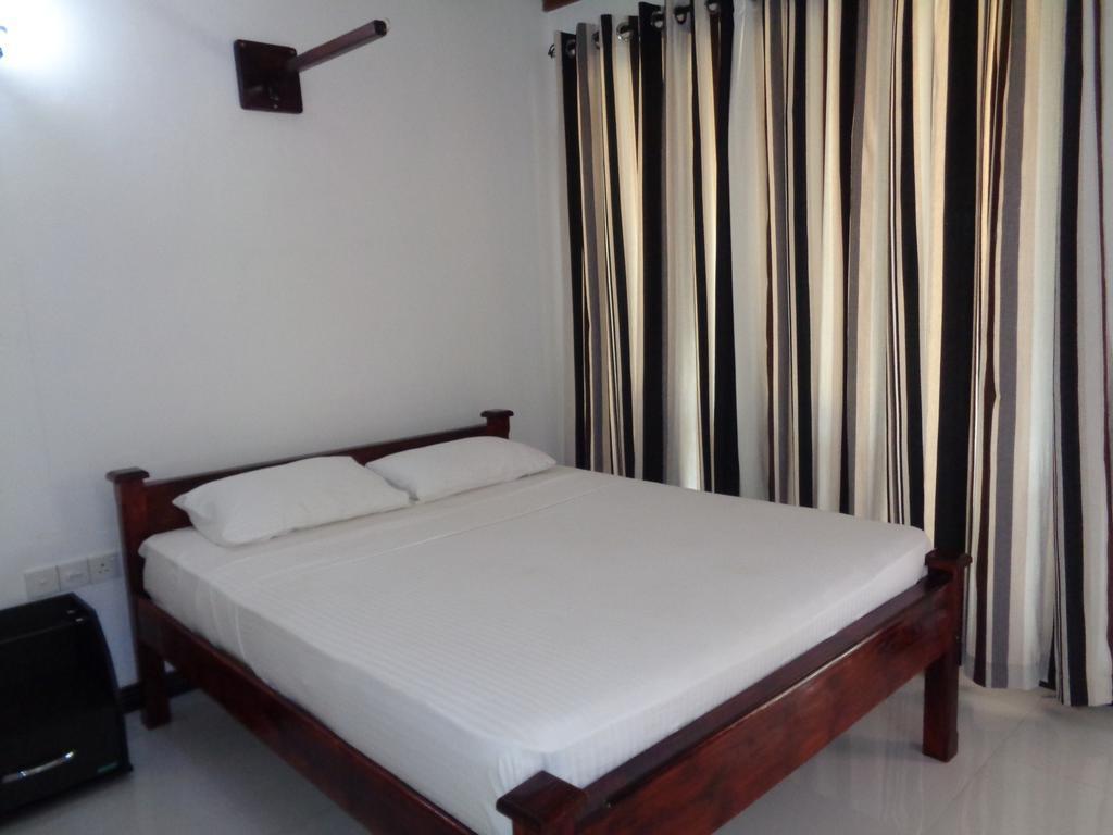 Man Guest Polonnaruwa Hotel Eksteriør billede