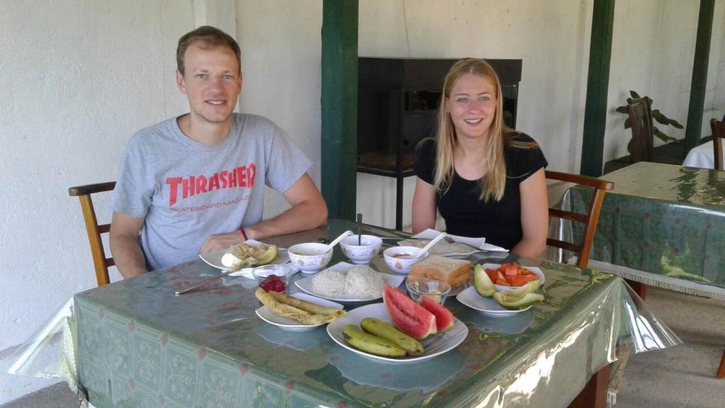 Man Guest Polonnaruwa Hotel Eksteriør billede