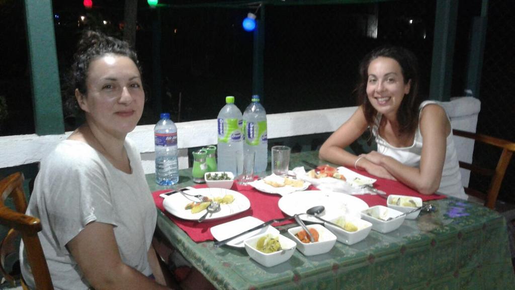 Man Guest Polonnaruwa Hotel Eksteriør billede